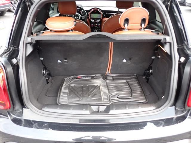2024 MINI Cooper S Hardtop 2 Door Vehicle Photo in ZELIENOPLE, PA 16063-2910