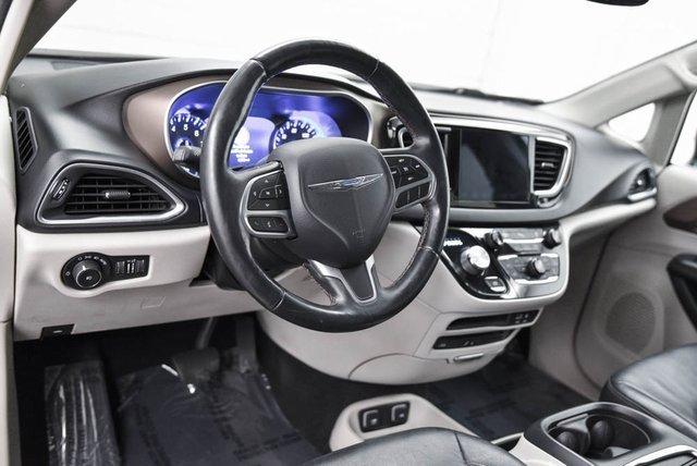 2018 Chrysler Pacifica Vehicle Photo in Akron, OH 44320