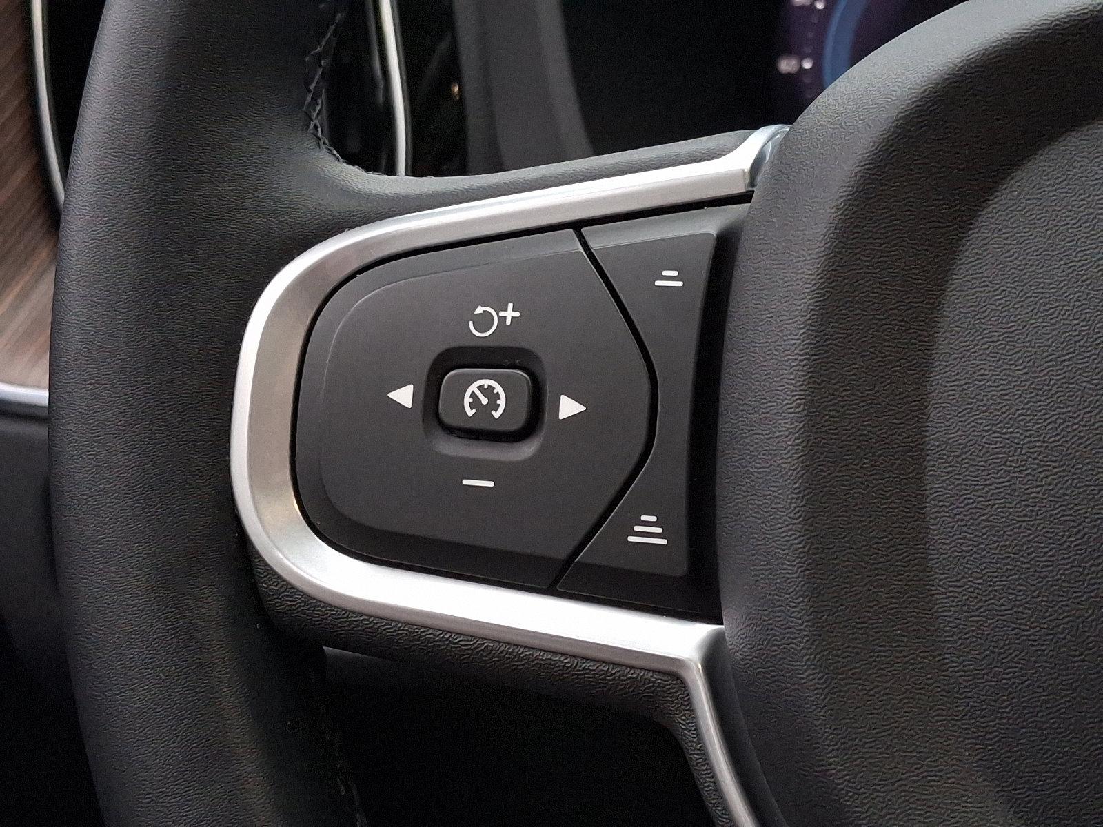 2022 Volvo XC60 Vehicle Photo in Trevose, PA 19053