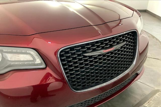 2022 Chrysler 300 Vehicle Photo in Kansas City, MO 64114