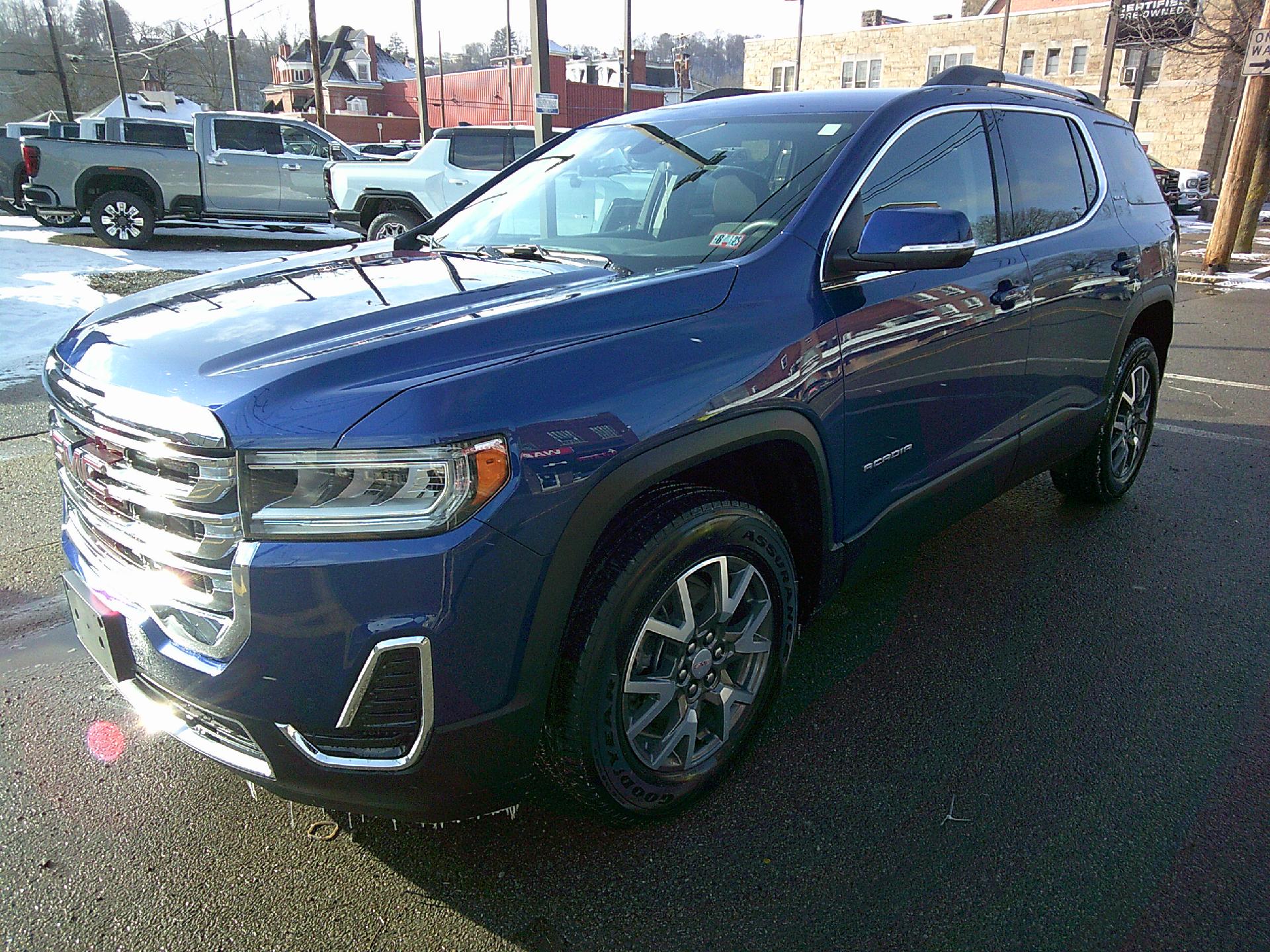 2023 GMC Acadia Vehicle Photo in KITTANNING, PA 16201-1536