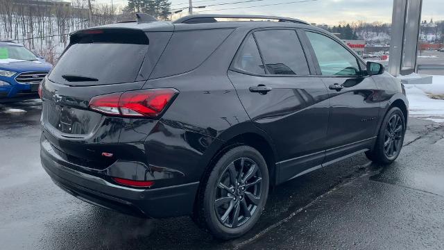 2022 Chevrolet Equinox Vehicle Photo in MOON TOWNSHIP, PA 15108-2571