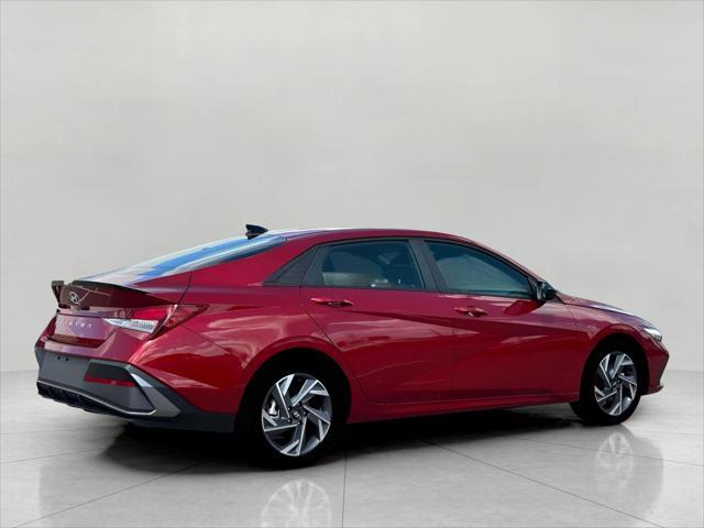 2025 Hyundai ELANTRA Vehicle Photo in Green Bay, WI 54304