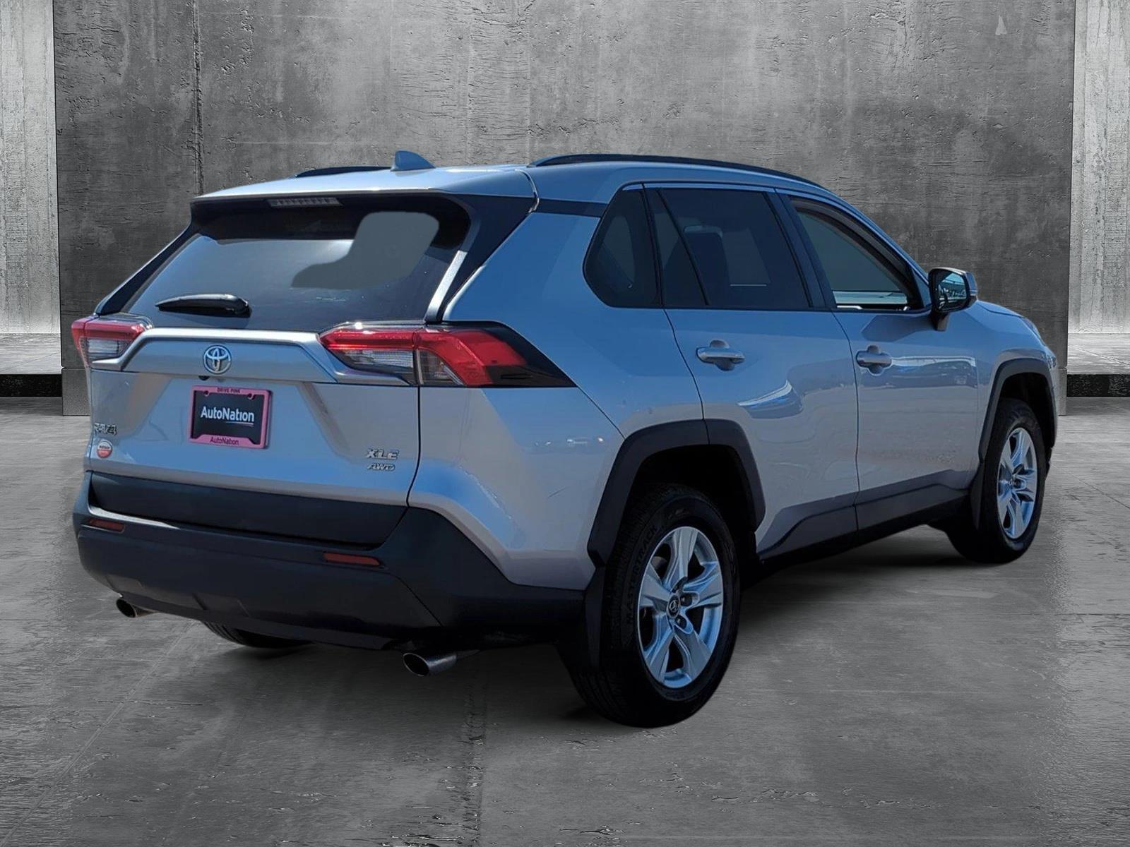 2020 Toyota RAV4 Vehicle Photo in Memphis, TN 38128