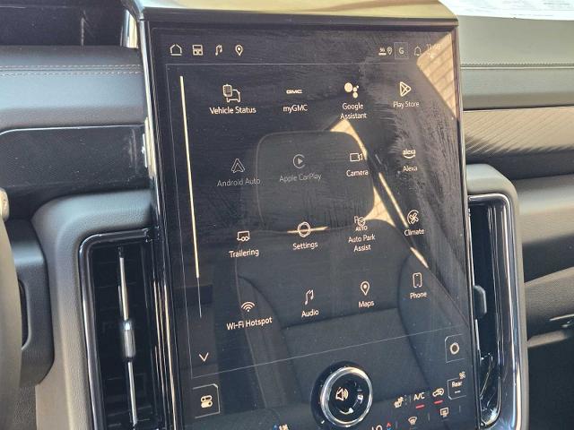 2025 GMC Yukon XL Vehicle Photo in DALLAS, TX 75209-3016