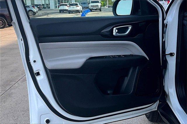 2023 Jeep Compass Vehicle Photo in TOPEKA, KS 66609-0000