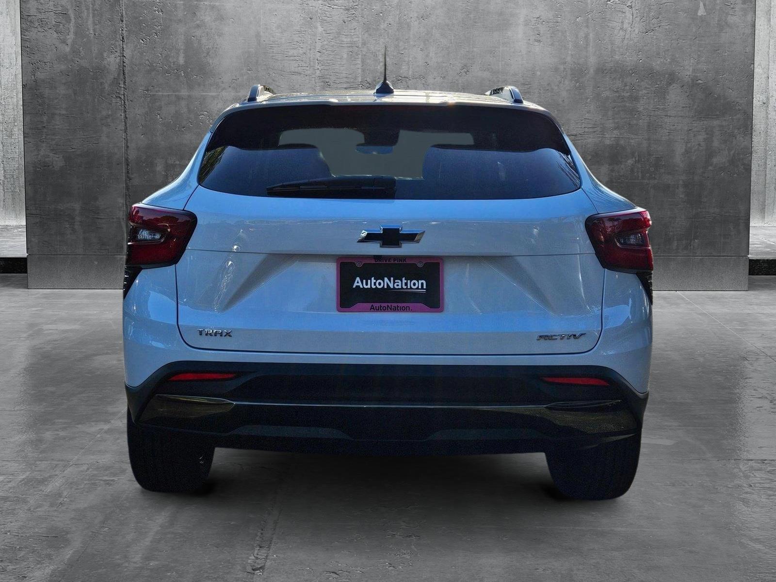 2025 Chevrolet Trax Vehicle Photo in GREENACRES, FL 33463-3207