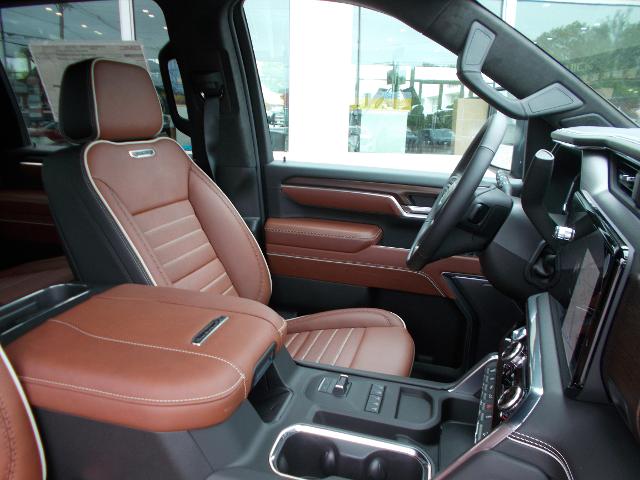 2025 GMC Sierra 2500 HD Vehicle Photo in LOWELL, MA 01852-4336