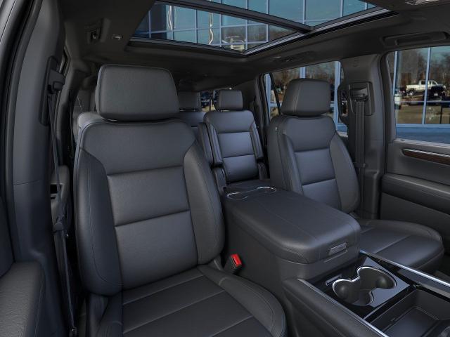 2025 Chevrolet Suburban Vehicle Photo in NEENAH, WI 54956-2243
