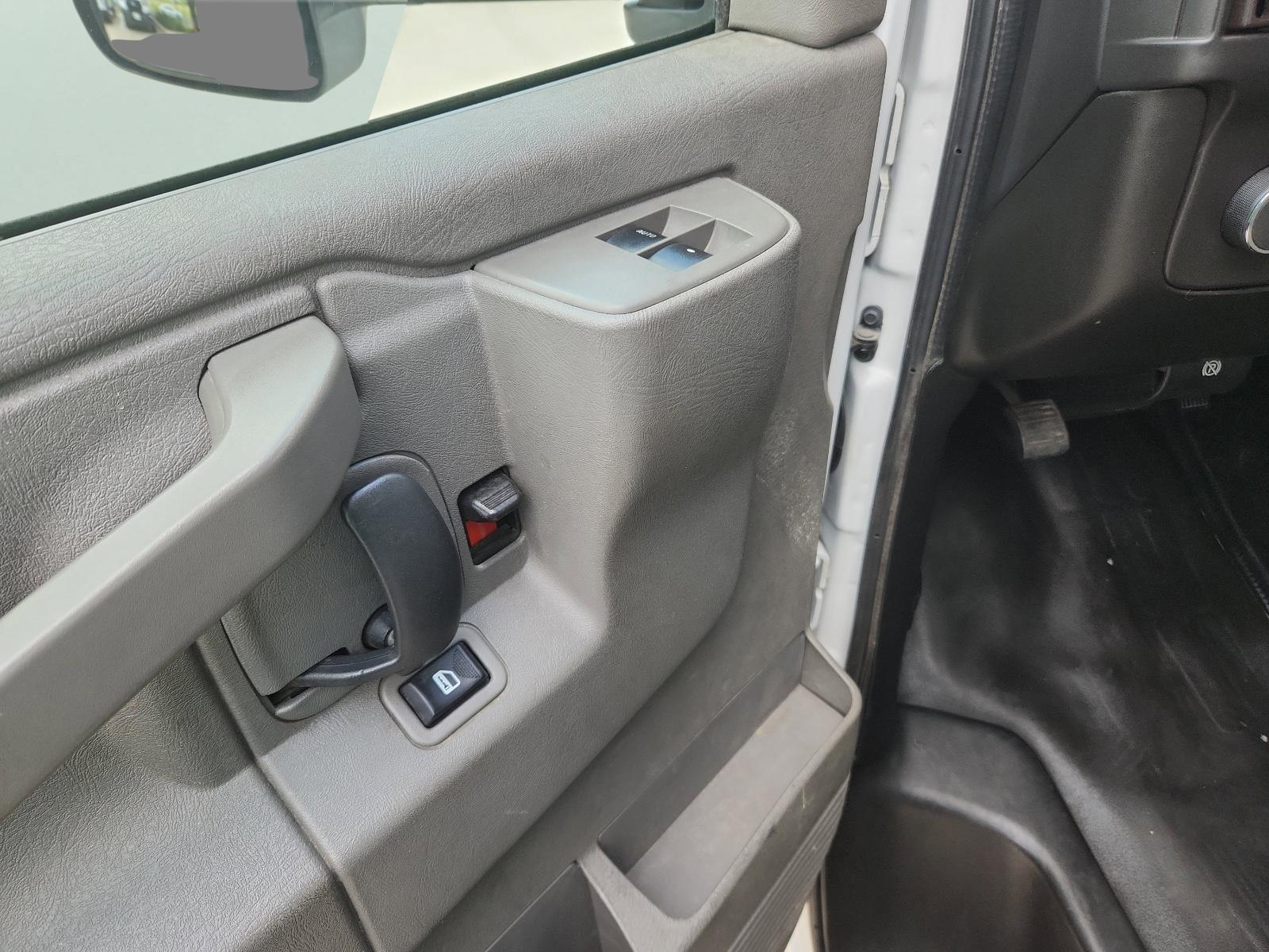 2022 Chevrolet Express Cutaway 3500 Vehicle Photo in GEORGETOWN, TX 78626-7508