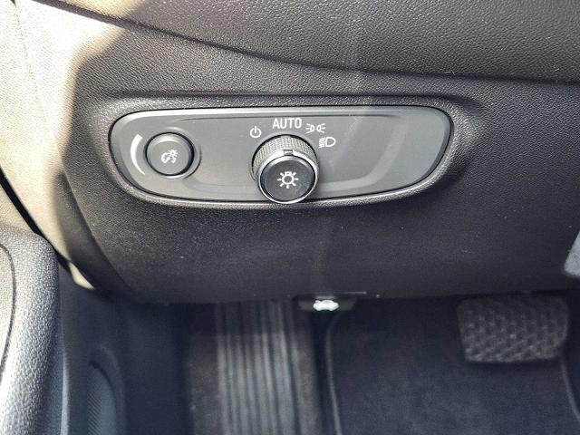 2022 Chevrolet Equinox Vehicle Photo in DENTON, TX 76210-9321