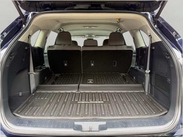 2023 Toyota Highlander Vehicle Photo in Appleton, WI 54914