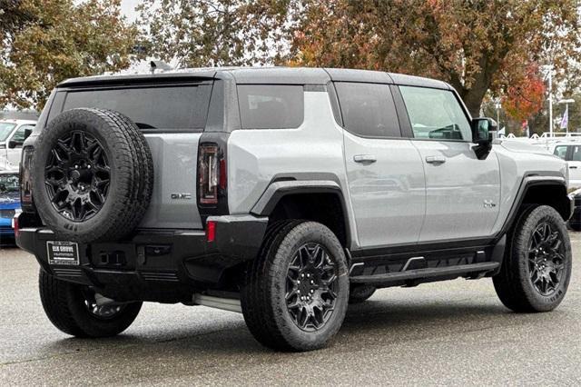 2025 GMC HUMMER EV SUV Vehicle Photo in ELK GROVE, CA 95757-8703