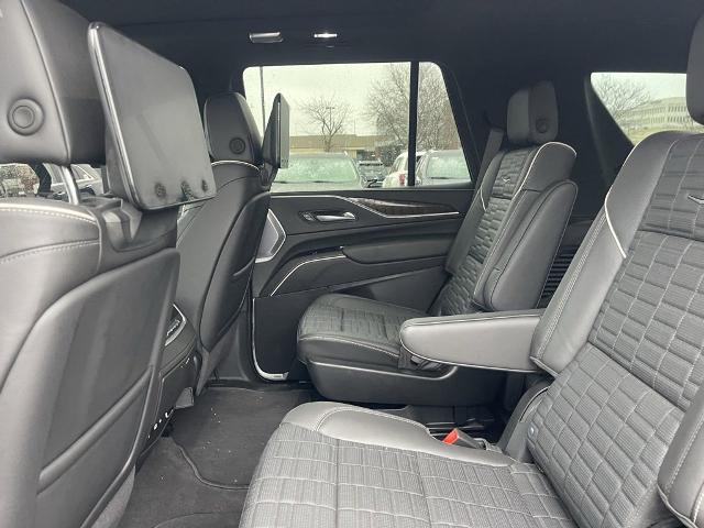 2024 Cadillac Escalade Vehicle Photo in BEACHWOOD, OH 44122-4298