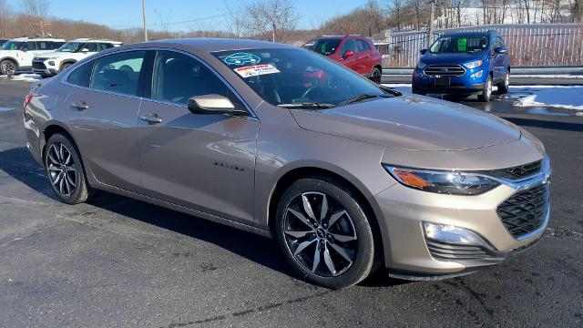 2022 Chevrolet Malibu Vehicle Photo in MOON TOWNSHIP, PA 15108-2571