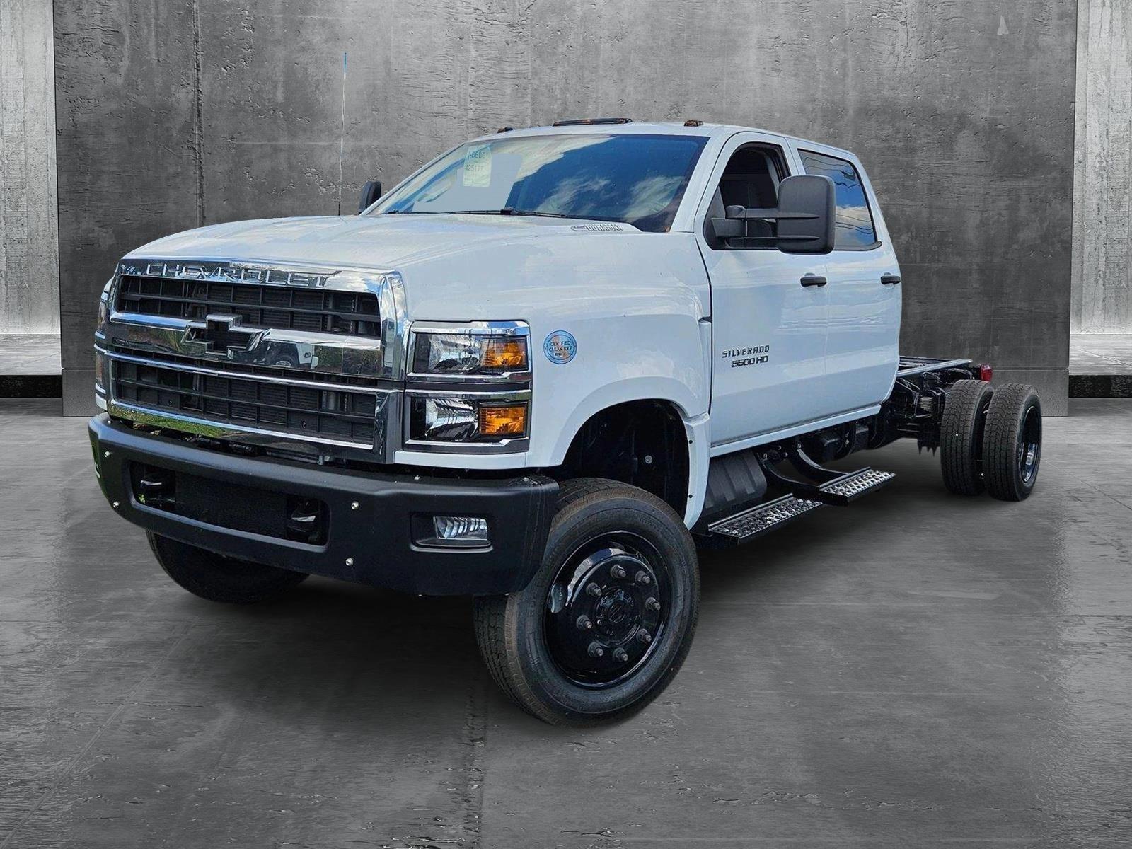 2024 Chevrolet Silverado 5500 HD Vehicle Photo in GREENACRES, FL 33463-3207