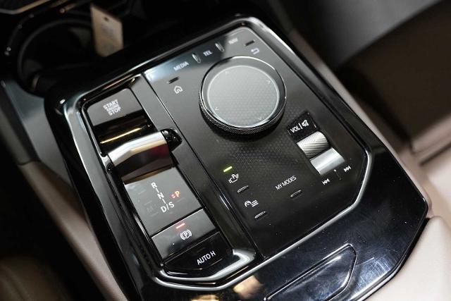 2024 BMW 530i xDrive Vehicle Photo in GRAPEVINE, TX 76051