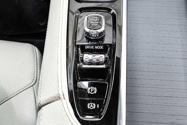 2020 Volvo XC90 Vehicle Photo in DALLAS, TX 75235