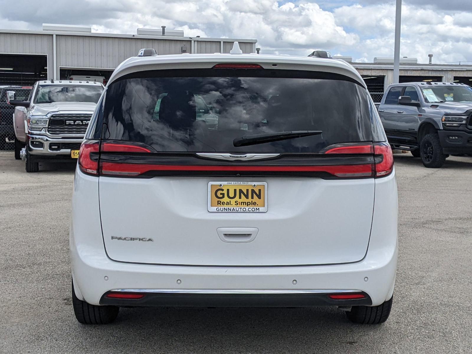 2021 Chrysler Pacifica Vehicle Photo in Seguin, TX 78155