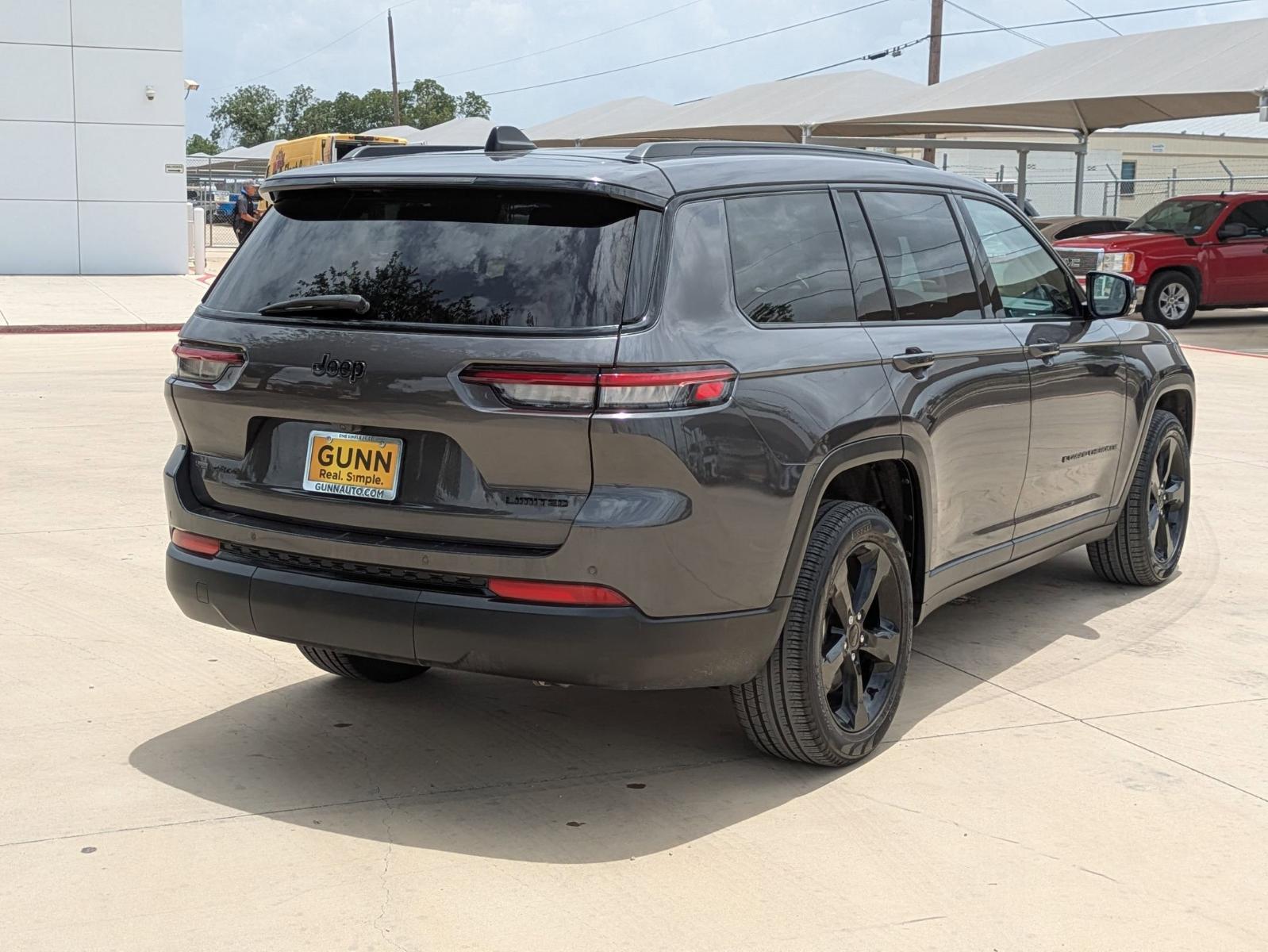 2022 Jeep Grand Cherokee L Vehicle Photo in SELMA, TX 78154-1460