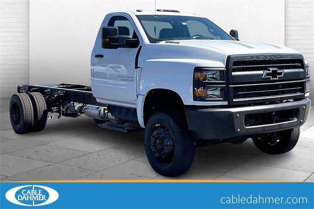 2024 Chevrolet Silverado 5500 HD Vehicle Photo in INDEPENDENCE, MO 64055-1314