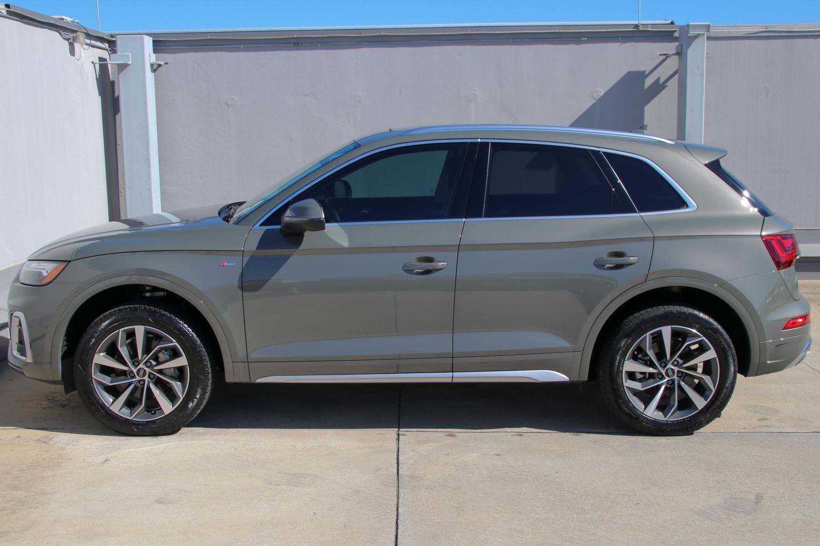 2024 Audi Q5 Vehicle Photo in SUGAR LAND, TX 77478