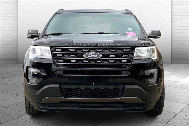 2017 Ford Explorer Vehicle Photo in KANSAS CITY, MO 64114-4502