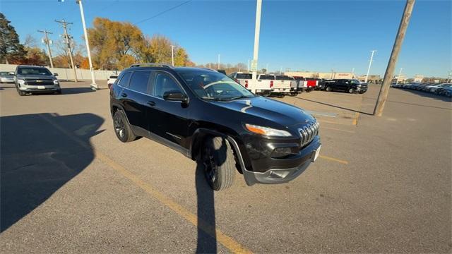 Used 2018 Jeep Cherokee Latitude Plus with VIN 1C4PJMLX5JD516182 for sale in Saint Cloud, Minnesota