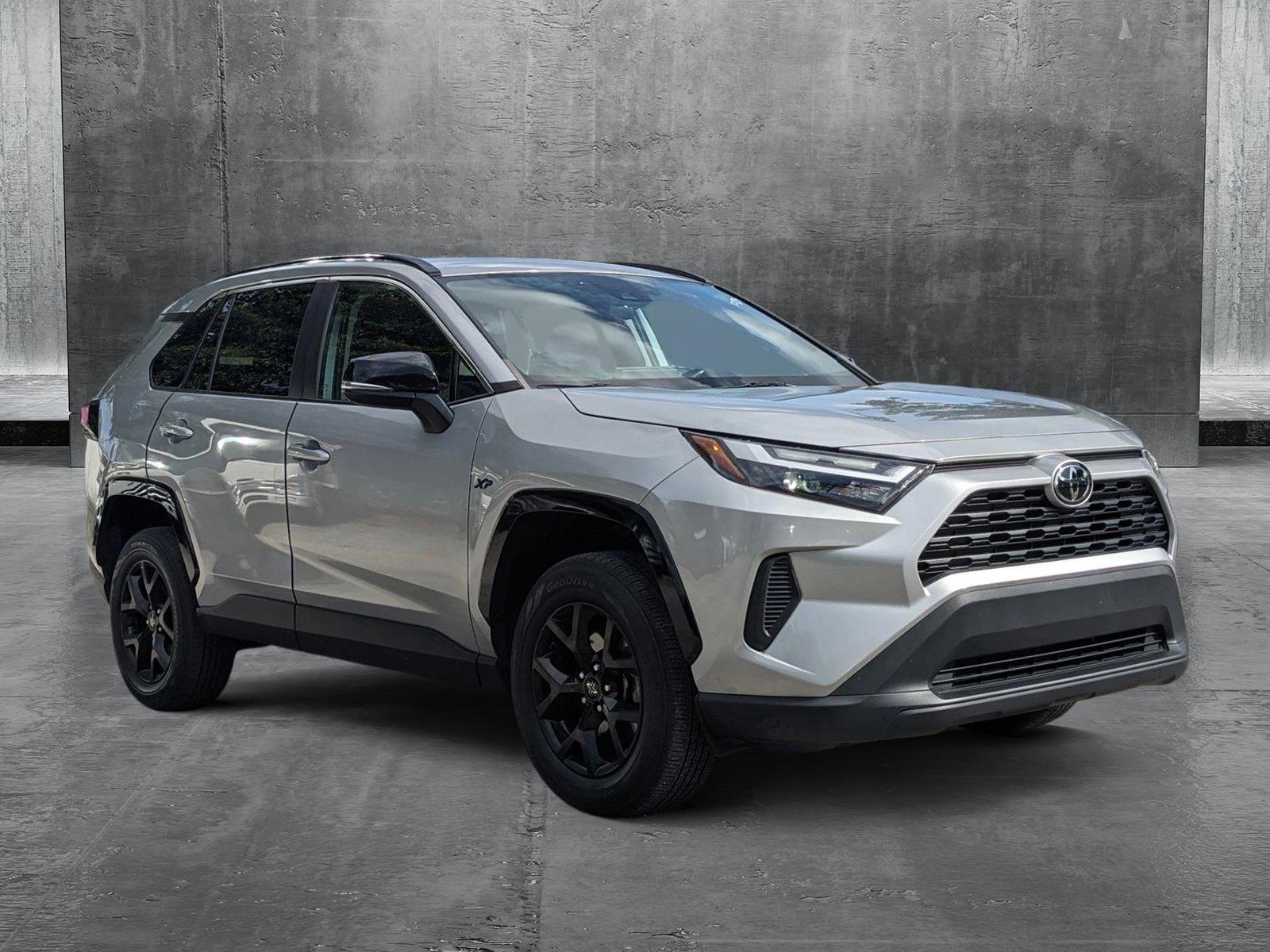 2022 Toyota RAV4 Vehicle Photo in GREENACRES, FL 33463-3207