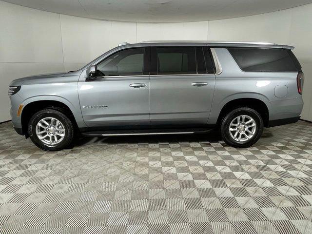 2025 Chevrolet Suburban Vehicle Photo in PHOENIX, AZ 85014-3381