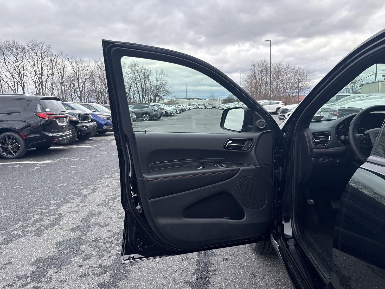 2025 Dodge Durango Vehicle Photo in Mechanicsburg, PA 17050-1707