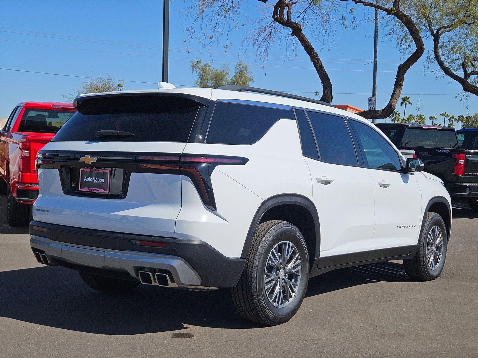 2025 Chevrolet Traverse Vehicle Photo in PEORIA, AZ 85382-3715