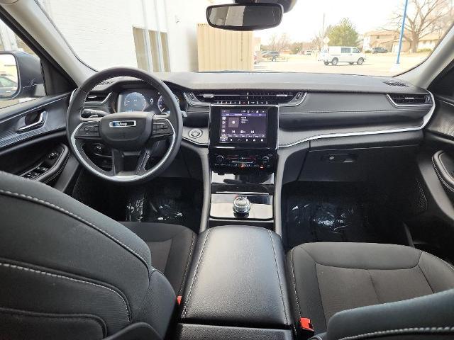2024 Jeep Grand Cherokee Vehicle Photo in HAYS, KS 67601-1994