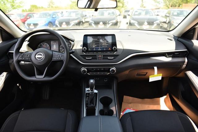 2025 Nissan Altima Vehicle Photo in Ballwin, MO 63011