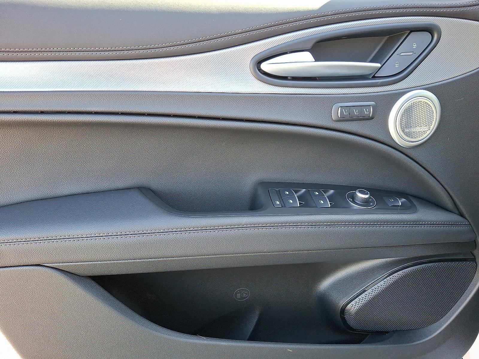 2025 Alfa Romeo Stelvio Vehicle Photo in Willow Grove, PA 19090