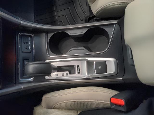 2022 Subaru Ascent Vehicle Photo in Green Bay, WI 54304
