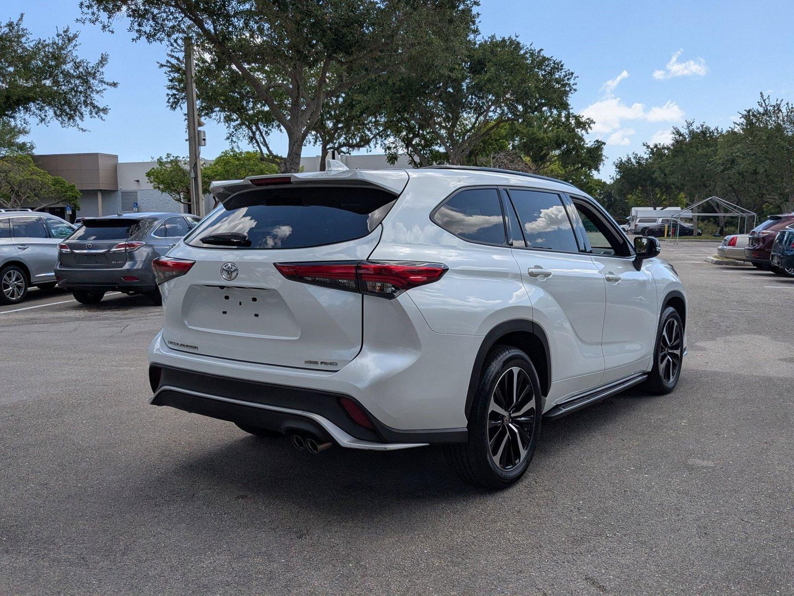 2022 Toyota Highlander Vehicle Photo in West Palm Beach, FL 33417