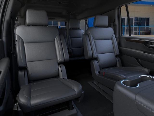 2025 Chevrolet Suburban Vehicle Photo in ENGLEWOOD, CO 80113-6708