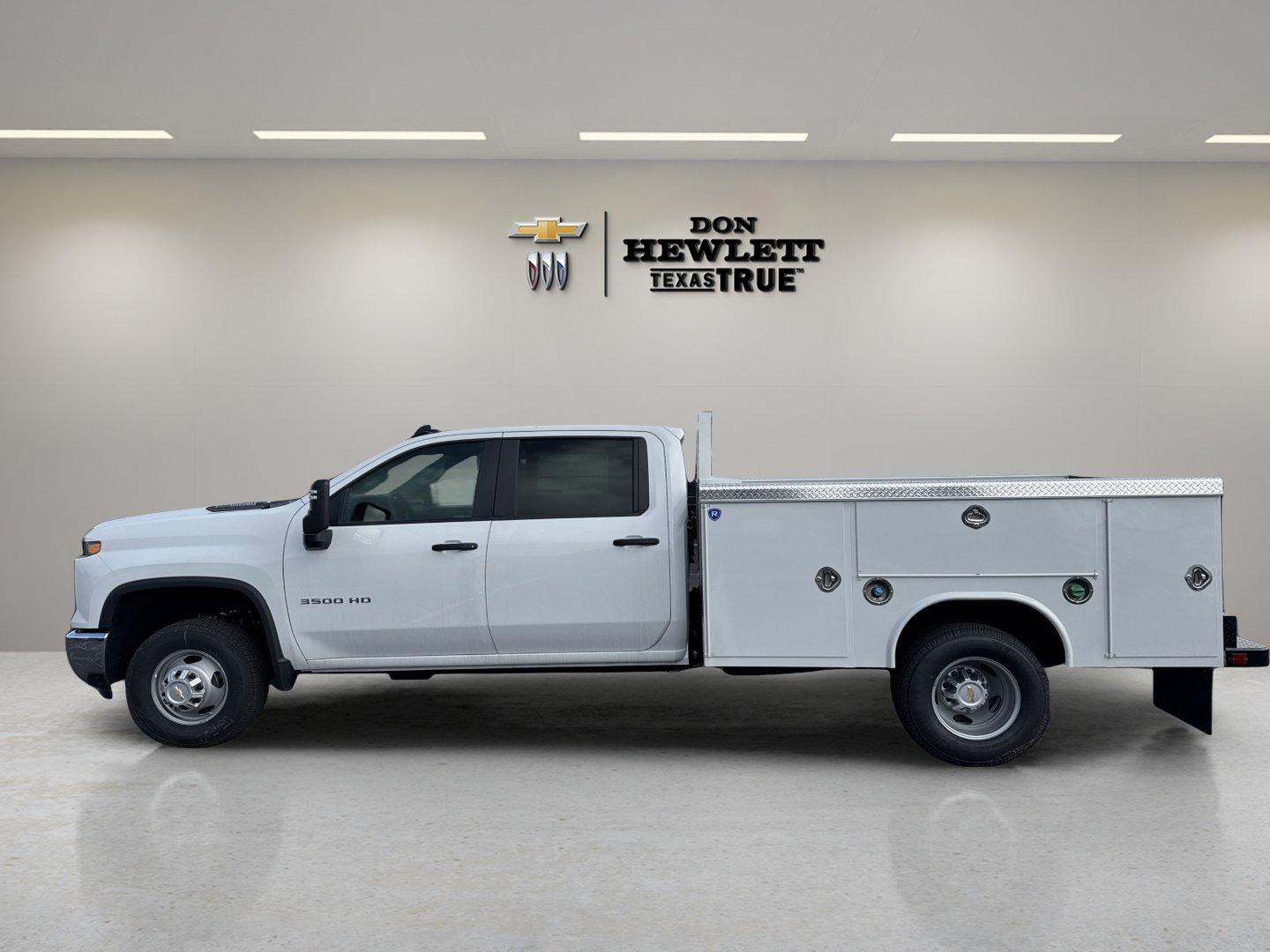 2025 Chevrolet Silverado 3500 HD Chassis Cab Vehicle Photo in GEORGETOWN, TX 78626-7508