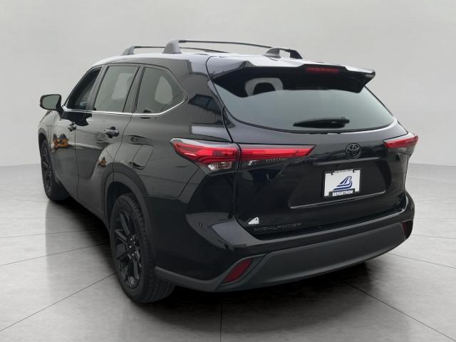 2023 Toyota Highlander Vehicle Photo in GREEN BAY, WI 54303-3330