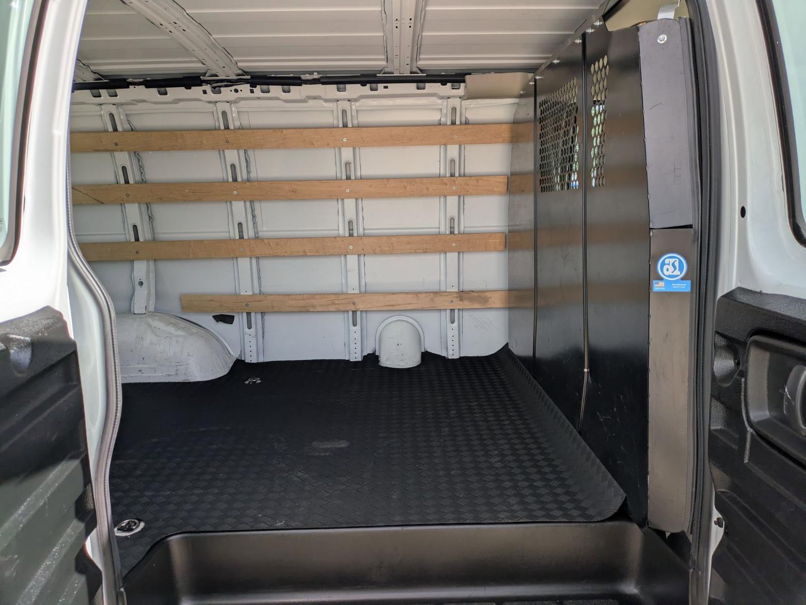 2023 Chevrolet Express Cargo 2500 Vehicle Photo in SELMA, TX 78154-1460