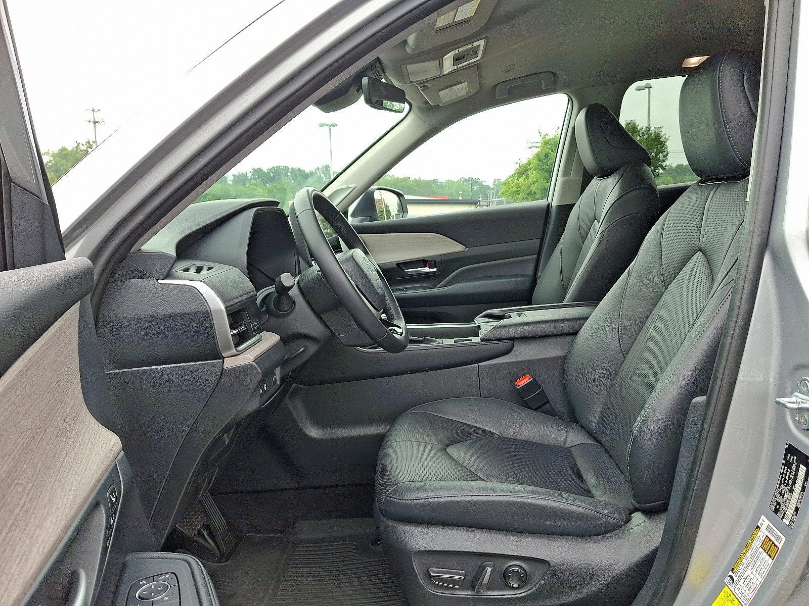 2024 Toyota Grand Highlander Vehicle Photo in Trevose, PA 19053