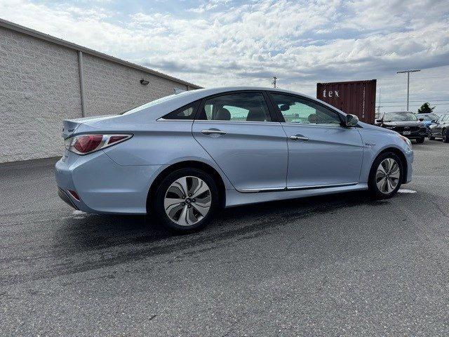 2015 Hyundai SONATA Hybrid Vehicle Photo in Mechanicsburg, PA 17050-1707
