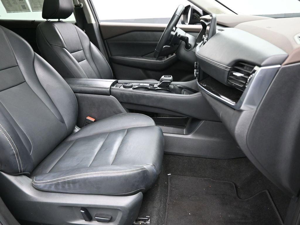 2023 Nissan Rogue Vehicle Photo in Marion, IA 52302