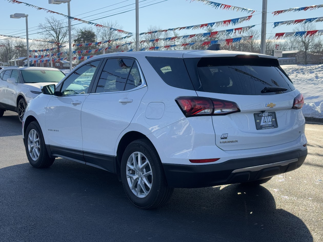 2023 Chevrolet Equinox Vehicle Photo in BOONVILLE, IN 47601-9633