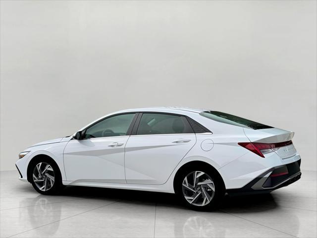 2025 Hyundai ELANTRA Vehicle Photo in Green Bay, WI 54304