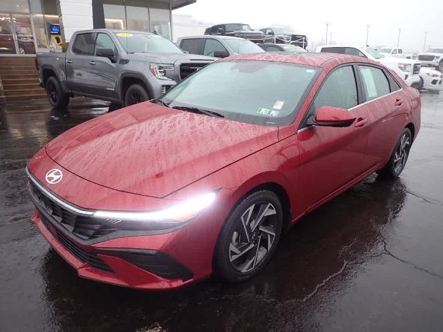 2024 Hyundai ELANTRA Vehicle Photo in ZELIENOPLE, PA 16063-2910