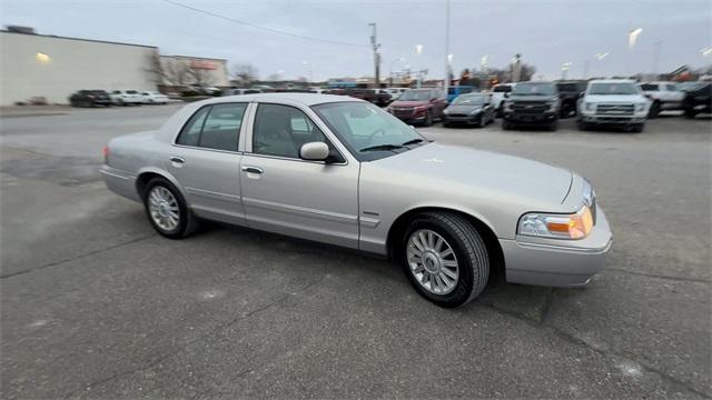 Used 2009 Mercury Grand Marquis LS with VIN 2MEHM75V29X615991 for sale in Saint Cloud, Minnesota