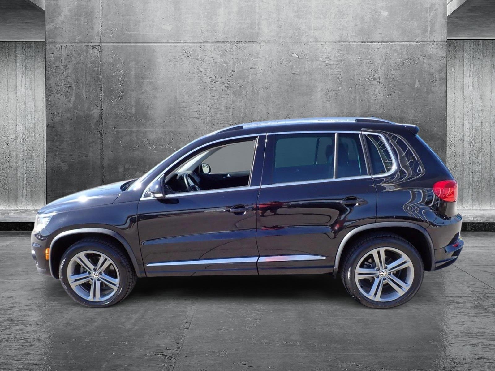 2017 Volkswagen Tiguan Vehicle Photo in DENVER, CO 80221-3610