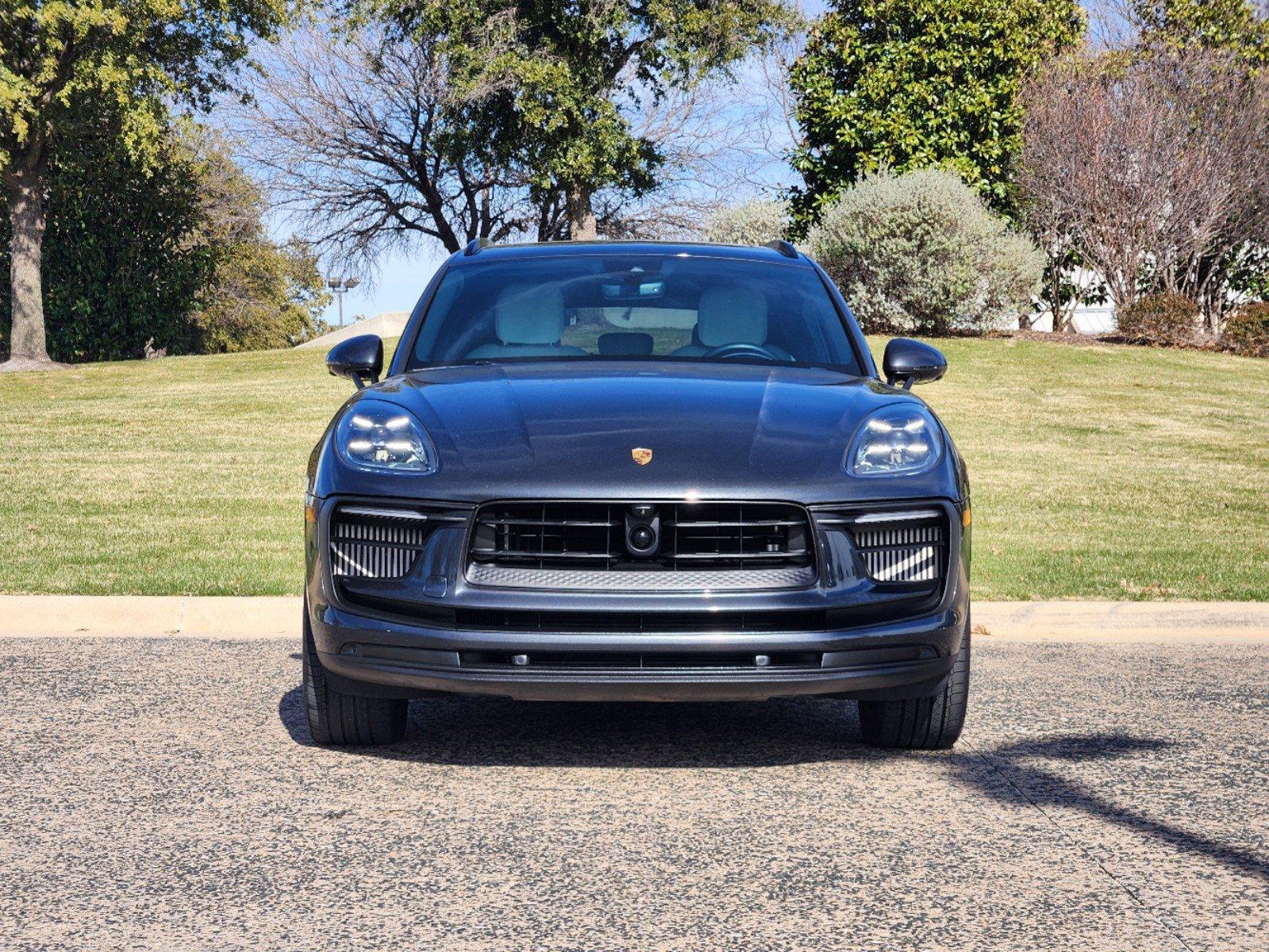 2022 Porsche Macan Vehicle Photo in Fort Worth, TX 76132